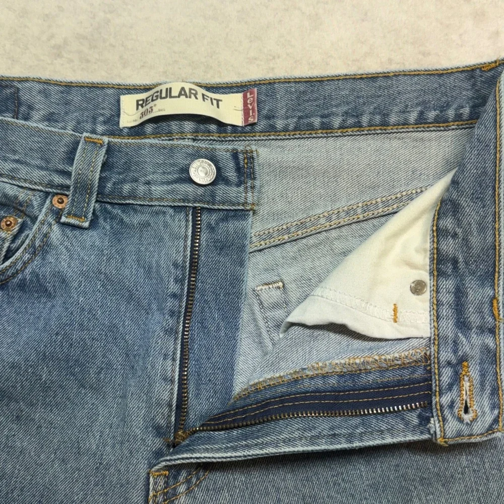 Levis 505 Regular Fit Mens 32x30 Blue Medium Wash Straight Leg Denim Jeans Y2K